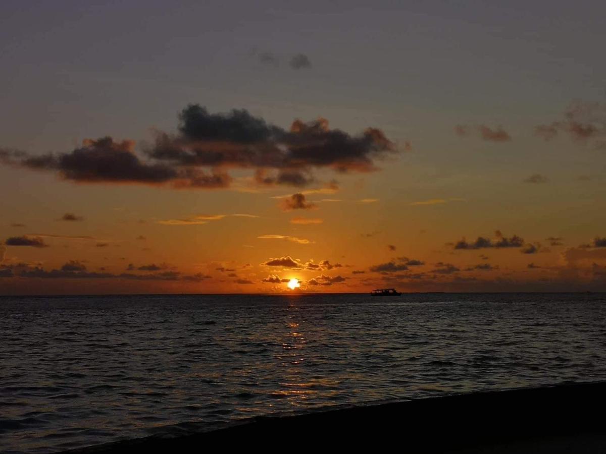 String Wave Maldives Gulhi Exterior foto